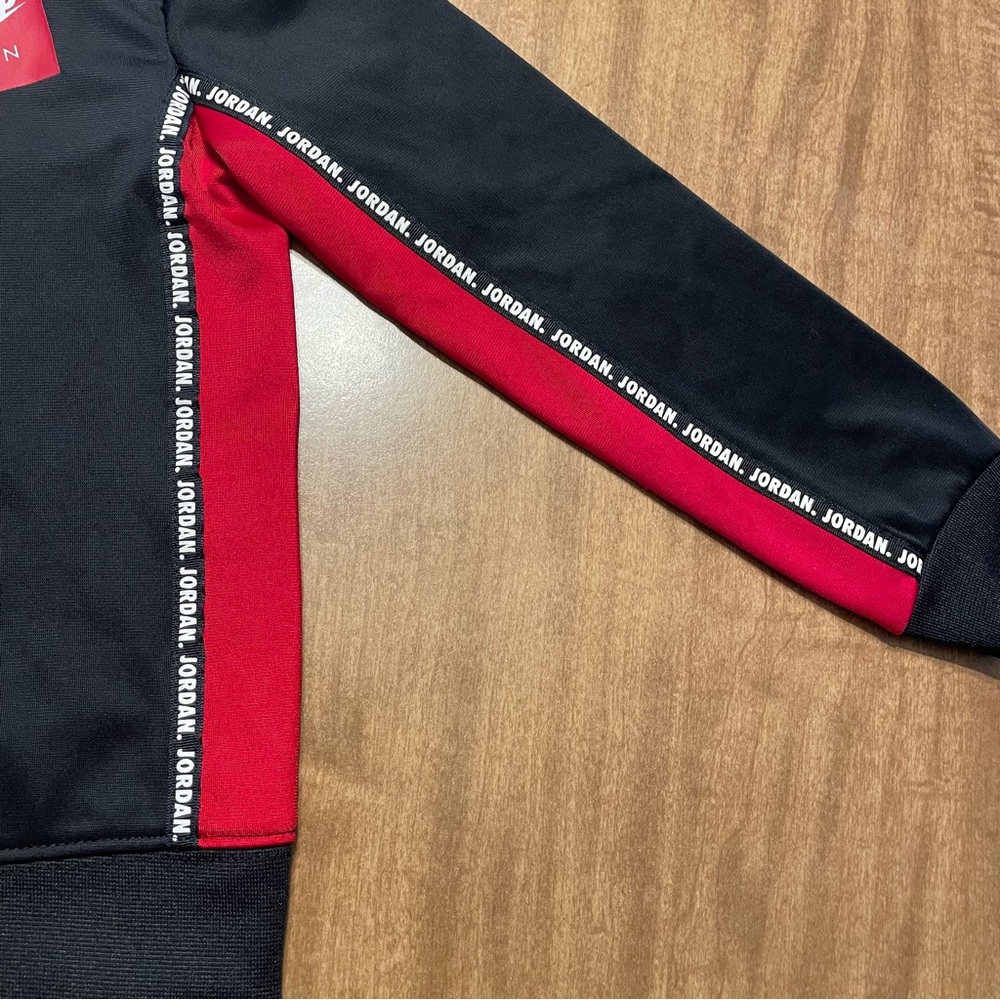 Nike Jordan “Jump Man” Boy’s Zipup - Picture 3 of 9